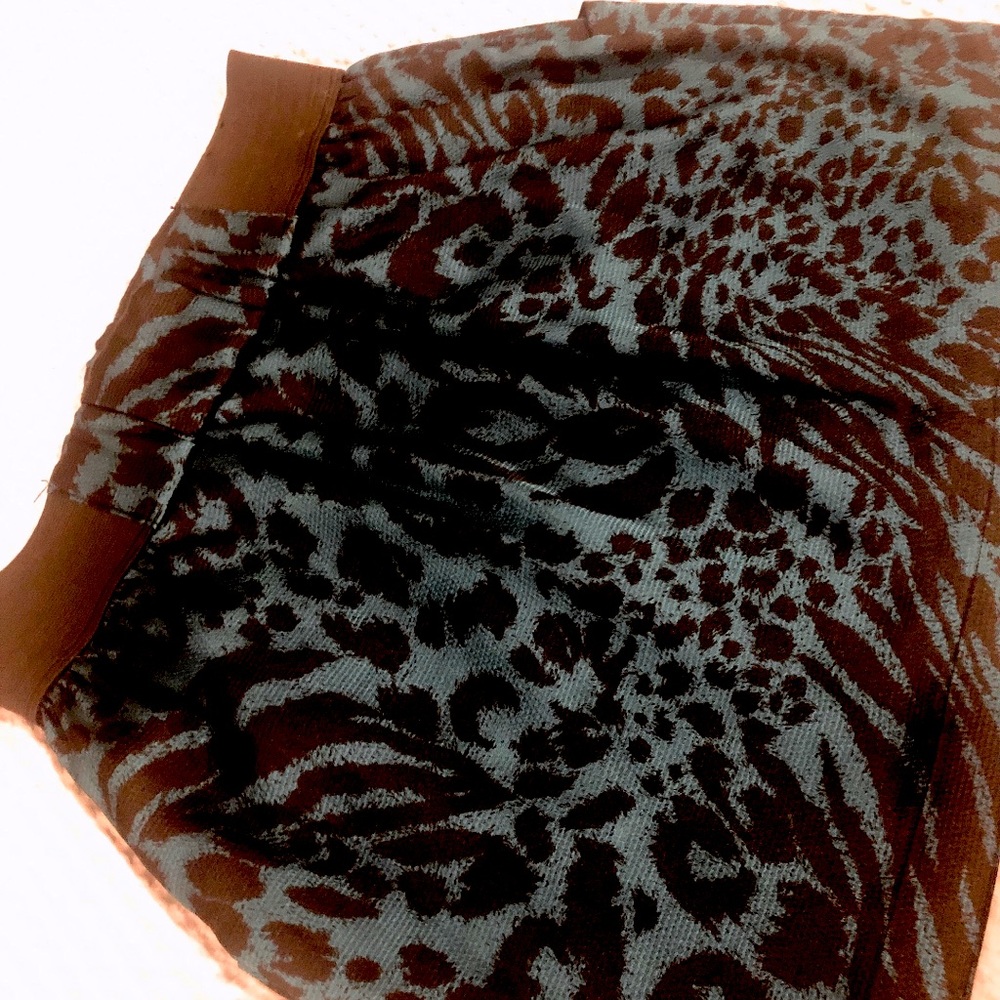 Skirt - Picture 2 of 6